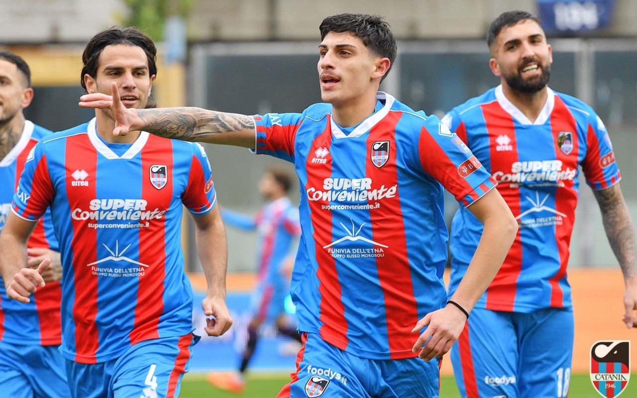 https://www.seried24.com/wp-content/uploads/2023/03/catania-vitale-2.jpg