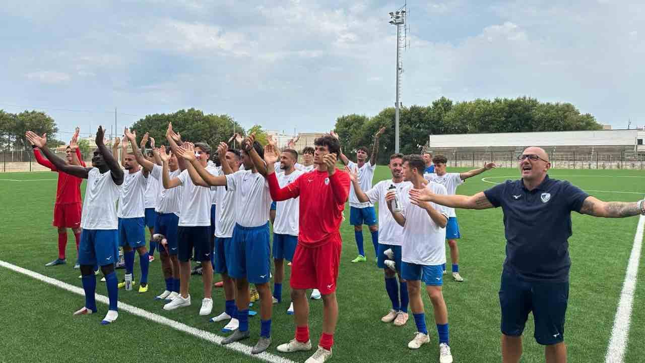 https://www.seried24.com/wp-content/uploads/2024/08/brindisi-squadra1.jpg