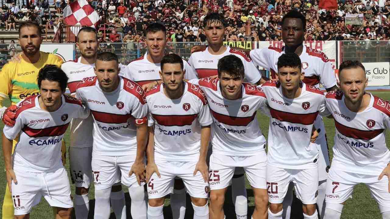 https://www.seried24.com/wp-content/uploads/2024/08/reggina-squadra-ok-fb-1280x720-1.jpg