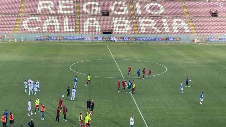 Reggina arbitro malore