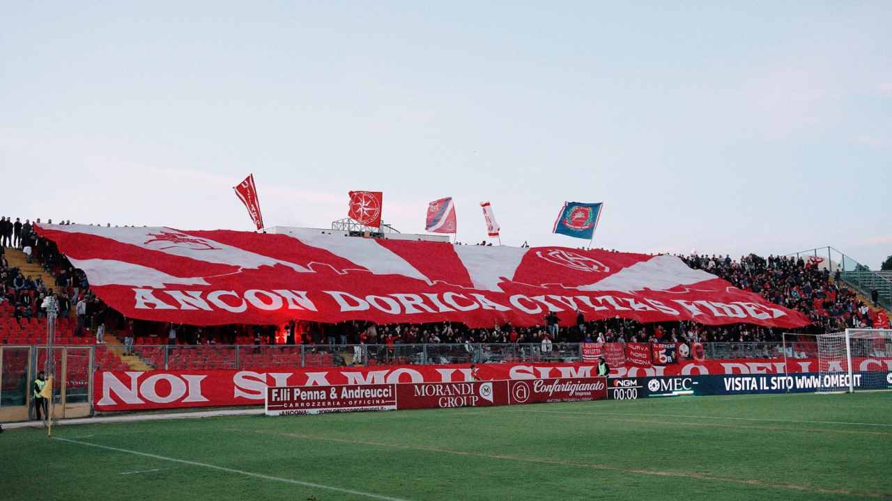 https://www.seried24.com/wp-content/uploads/2024/12/ancona-tifosi-serie-d-2024.jpg