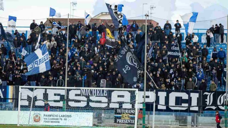 brindisi-tifosi-credits-Brindisi FC- Gianni Di Campi