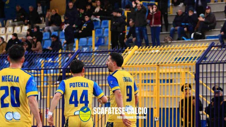 scafatese-foggia-squadra-esultanza- credits petrosino